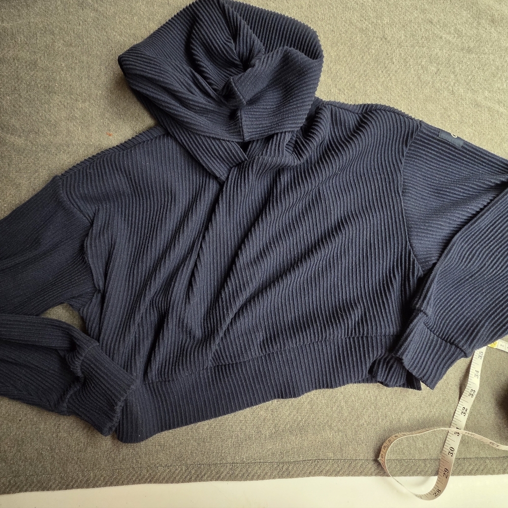 Alo Muse Ribbed Cropped Hoodie, Size Small, Navy Blue
